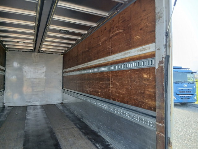 いすゞフォワードアルミウイング中型（4t）[写真15]