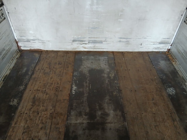 いすゞフォワードアルミウイング中型（4t）[写真17]