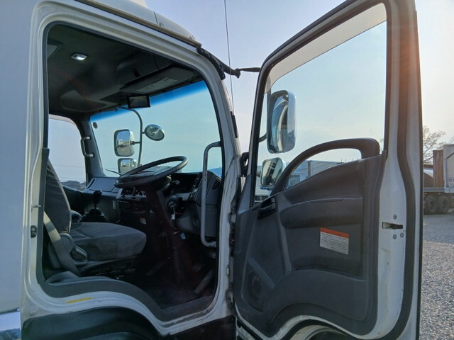 いすゞフォワードアルミウイング中型（4t）[写真18]