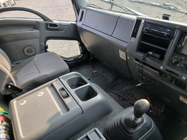 いすゞフォワードアルミウイング中型（4t）[写真23]