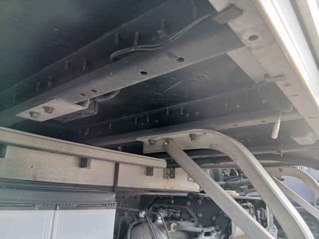 いすゞフォワードアルミウイング中型（4t）[写真31]