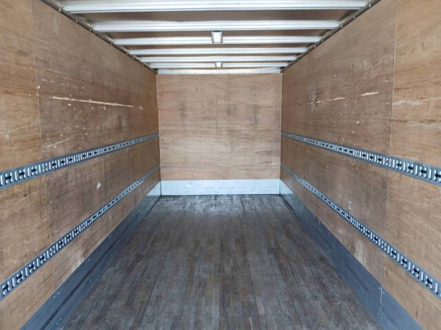 三菱ふそうファイターアルミウイング中型（4t）[写真15]