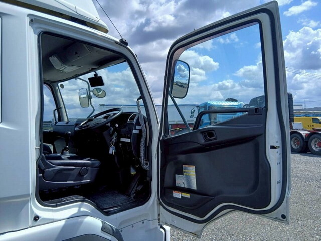 三菱ふそうファイターアルミウイング中型（4t）[写真16]