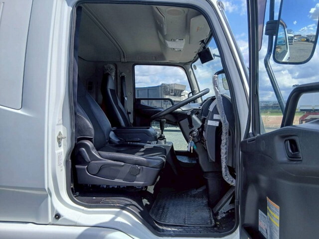 三菱ふそうファイターアルミウイング中型（4t）[写真17]