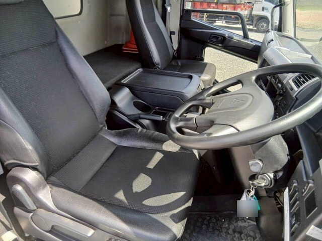 三菱ふそうファイターアルミウイング中型（4t）[写真18]