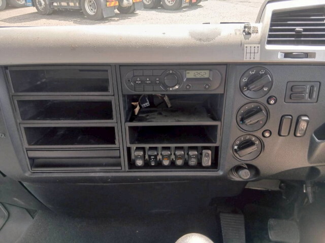 三菱ふそうファイターアルミウイング中型（4t）[写真22]