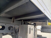 三菱ふそうファイターアルミウイング中型（4t）[写真37]