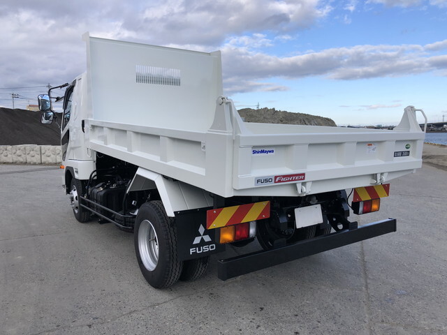 三菱ふそうファイターダンプ中型（4t）[写真02]