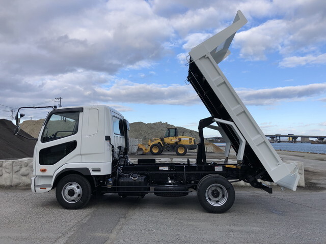 三菱ふそうファイターダンプ中型（4t）[写真05]