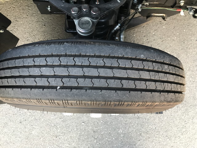 三菱ふそうキャンタータンク車（タンクローリー）小型（2t・3t）[写真18]