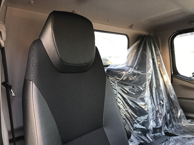 三菱ふそうキャンタータンク車（タンクローリー）小型（2t・3t）[写真06]