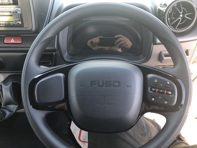 三菱ふそうキャンタータンク車（タンクローリー）小型（2t・3t）[写真08]