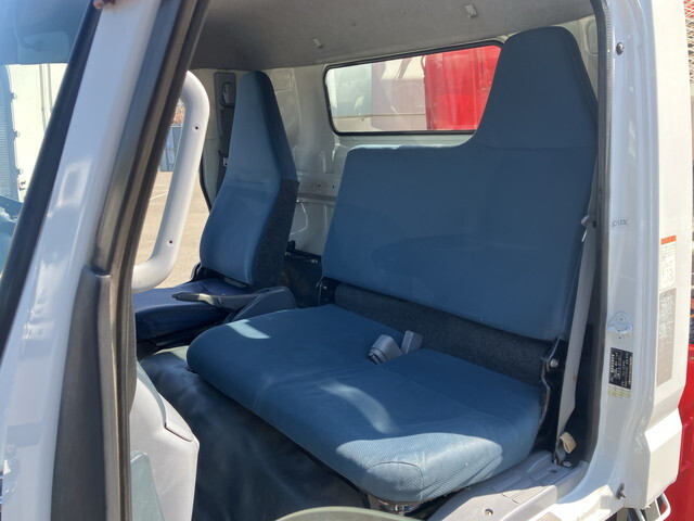 三菱ふそうキャンタークレーン6段小型（2t・3t）[写真31]