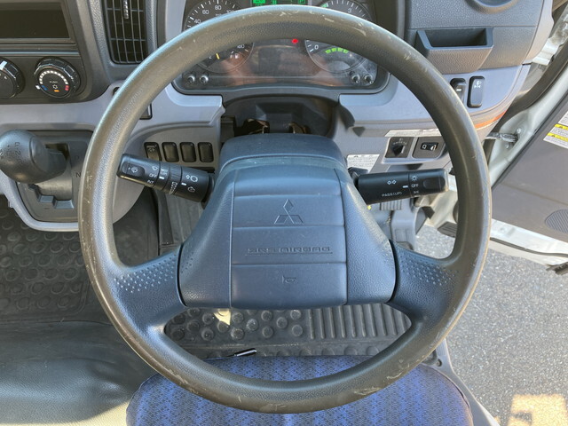 三菱ふそうキャンタークレーン6段小型（2t・3t）[写真37]