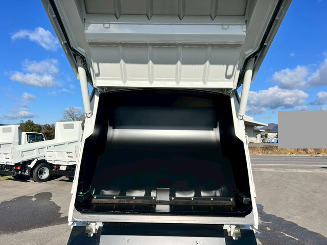 三菱ふそうキャンターパッカー車（塵芥車）小型（2t・3t）[写真23]