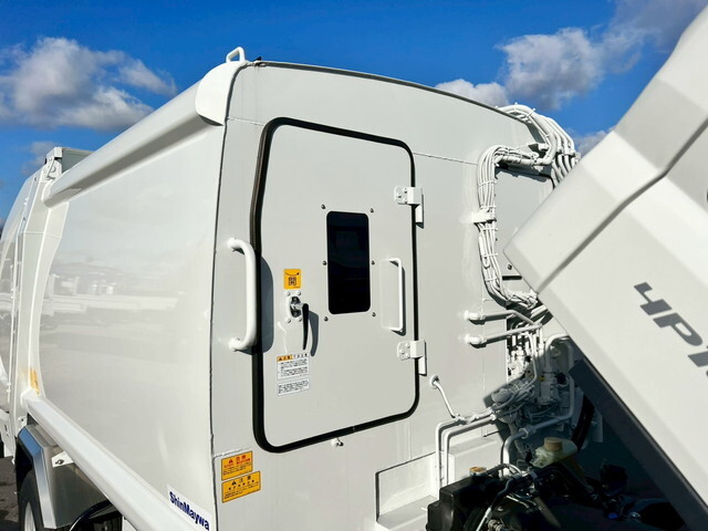 三菱ふそうキャンターパッカー車（塵芥車）小型（2t・3t）[写真33]