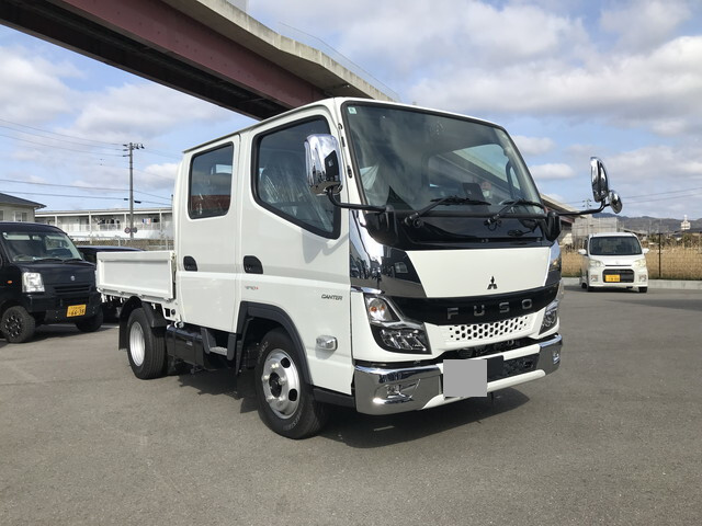 三菱ふそうキャンターダブルキャブ（Wキャブ）小型（2t・3t）[写真03]