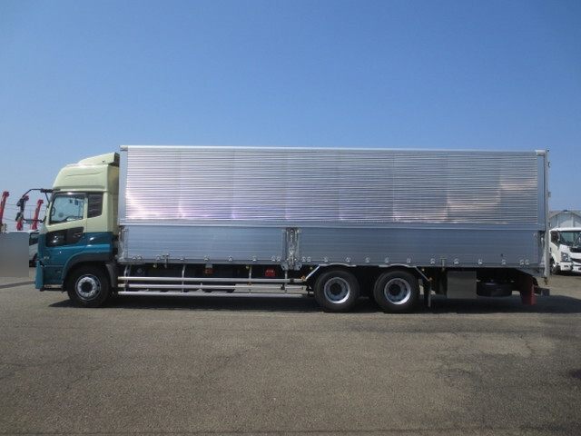 UDトラックスクオンアルミウイング大型（10t）[写真10]