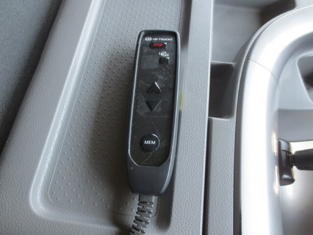 UDトラックスクオンアルミウイング大型（10t）[写真14]