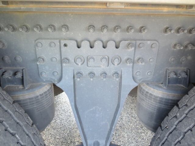 UDトラックスクオンアルミウイング大型（10t）[写真16]