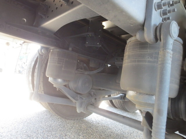 UDトラックスクオンアルミウイング大型（10t）[写真17]