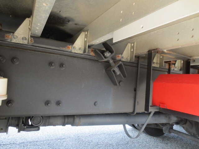 UDトラックスクオンアルミウイング大型（10t）[写真18]
