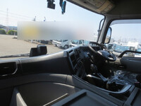 UDトラックスクオンアルミウイング大型（10t）[写真21]