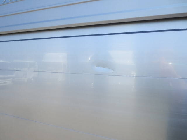 UDトラックスクオンアルミウイング大型（10t）[写真23]