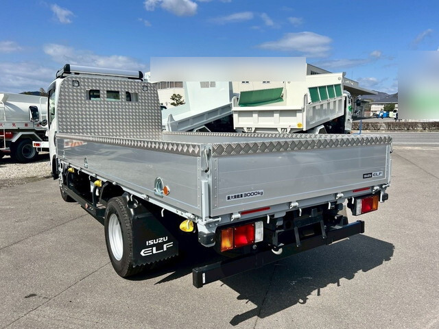 いすゞエルフアルミブロック小型（2t・3t）[写真02]