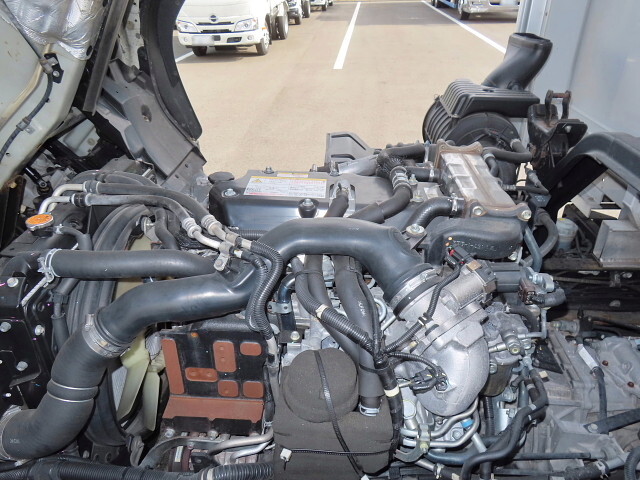 いすゞフォワードアルミウイング増トン（6t・8t）[写真15]