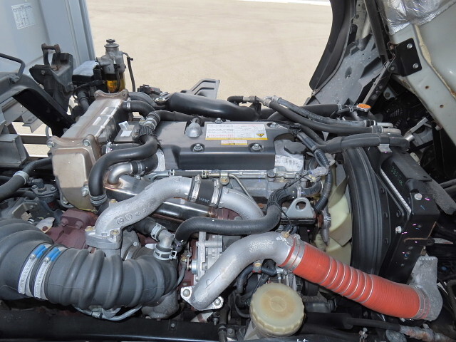 いすゞフォワードアルミウイング増トン（6t・8t）[写真16]