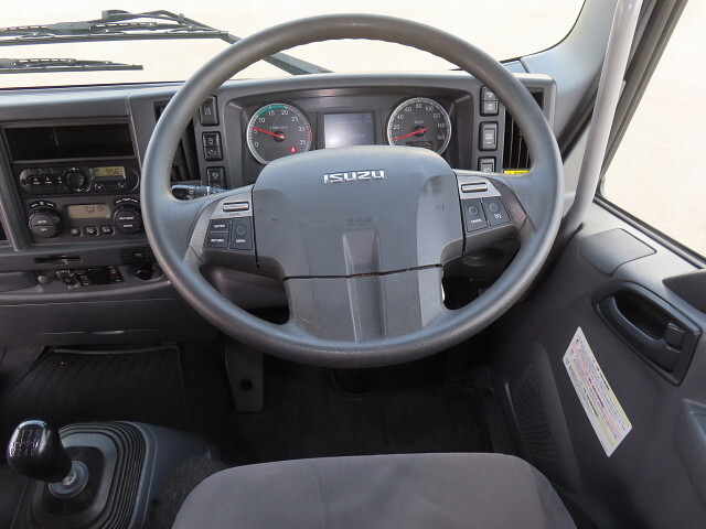 いすゞフォワードアルミウイング増トン（6t・8t）[写真23]