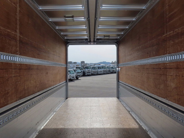 いすゞフォワードアルミウイング増トン（6t・8t）[写真31]