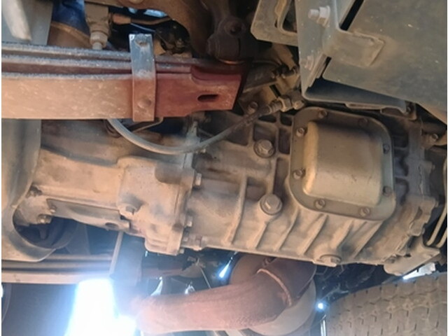 日野プロフィアトレーラーヘッド（トラクターヘッド）大型（10t）[写真12]