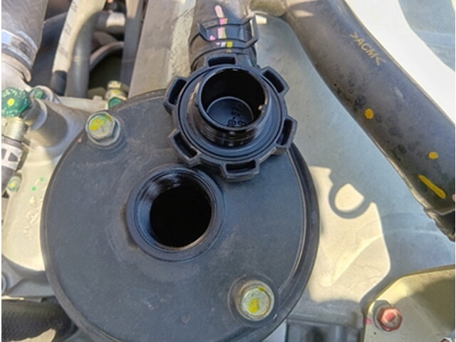 日野プロフィアトレーラーヘッド（トラクターヘッド）大型（10t）[写真17]