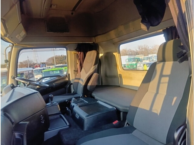 日野プロフィアトレーラーヘッド（トラクターヘッド）大型（10t）[写真20]