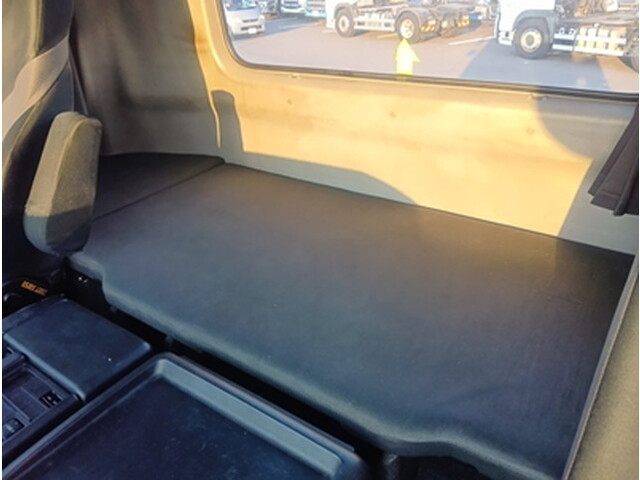 日野プロフィアトレーラーヘッド（トラクターヘッド）大型（10t）[写真21]