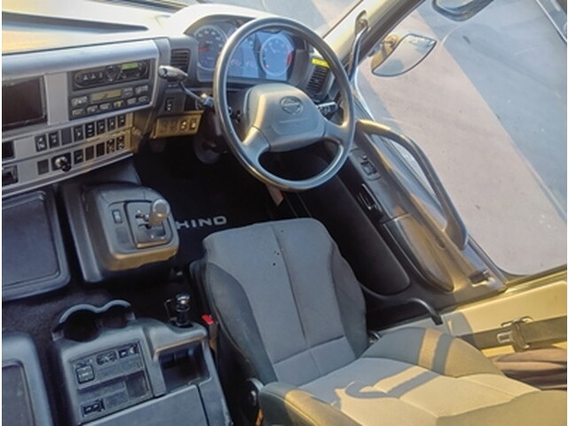 日野プロフィアトレーラーヘッド（トラクターヘッド）大型（10t）[写真22]