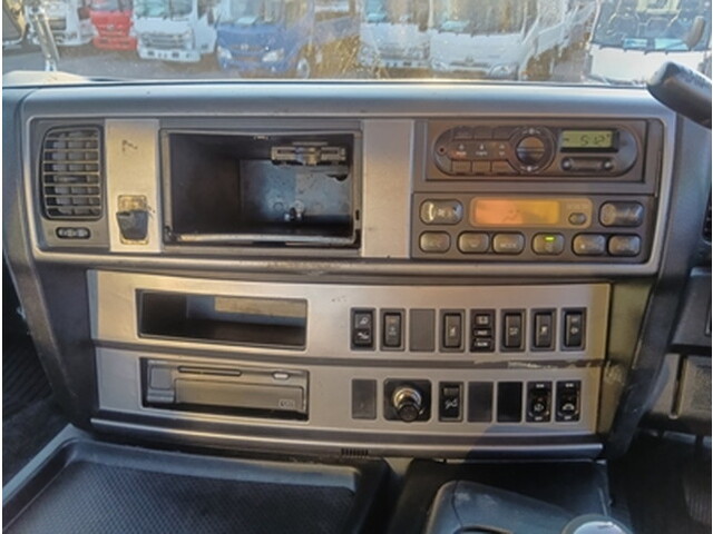 日野プロフィアトレーラーヘッド（トラクターヘッド）大型（10t）[写真23]