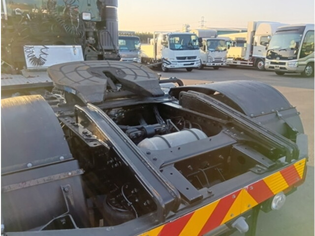 日野プロフィアトレーラーヘッド（トラクターヘッド）大型（10t）[写真06]