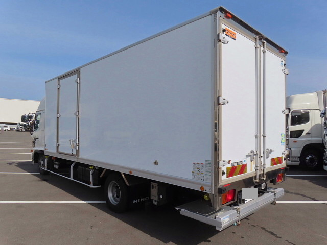 日野レンジャー冷凍車（冷蔵車）中型（4t）[写真02]