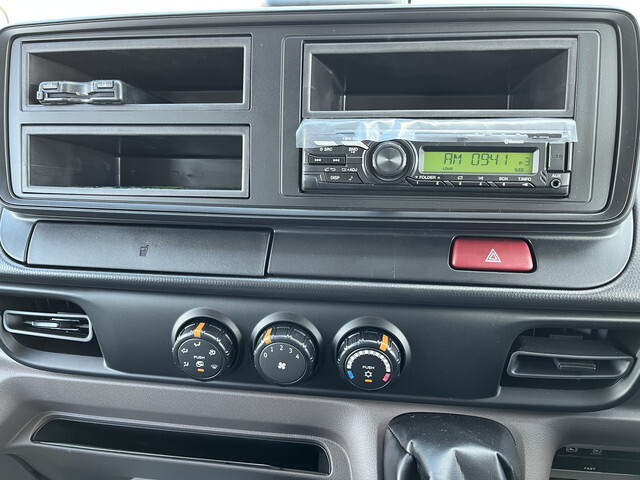 三菱ふそうキャンターダブルキャブ（Wキャブ）小型（2t・3t）[写真10]