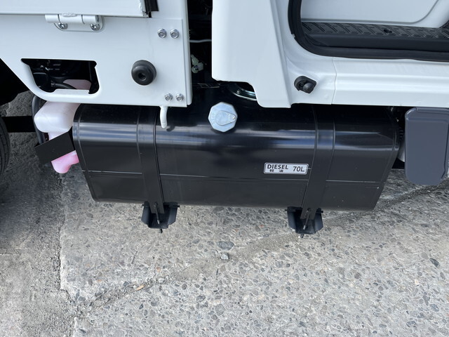 三菱ふそうキャンターダブルキャブ（Wキャブ）小型（2t・3t）[写真23]