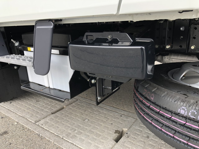 三菱ふそうキャンターダブルキャブ（Wキャブ）小型（2t・3t）[写真33]