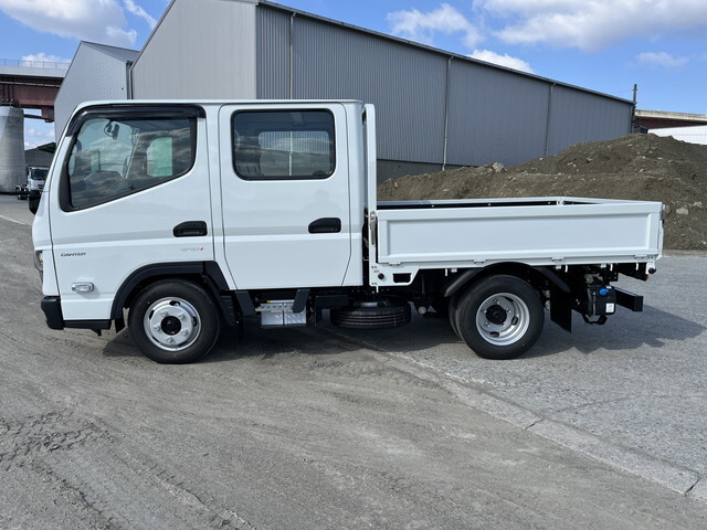 三菱ふそうキャンターダブルキャブ（Wキャブ）小型（2t・3t）[写真05]
