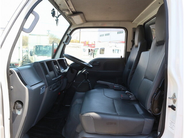 いすゞエルフ平ボディ小型（2t・3t）[写真27]