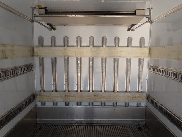 日野レンジャー冷凍車（冷蔵車）中型（4t）[写真32]