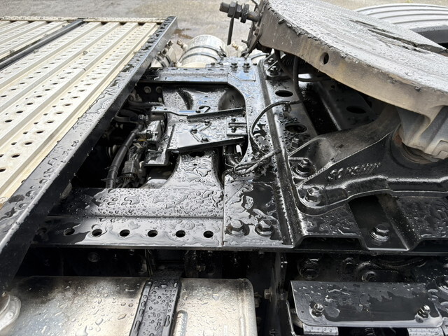 日野プロフィアトレーラーヘッド（トラクターヘッド）大型（10t）[写真16]