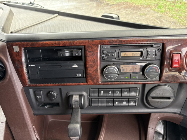 日野プロフィアトレーラーヘッド（トラクターヘッド）大型（10t）[写真23]