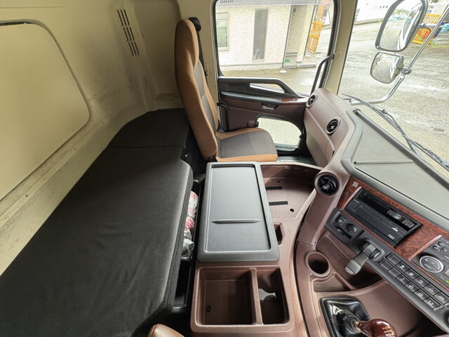 日野プロフィアトレーラーヘッド（トラクターヘッド）大型（10t）[写真25]